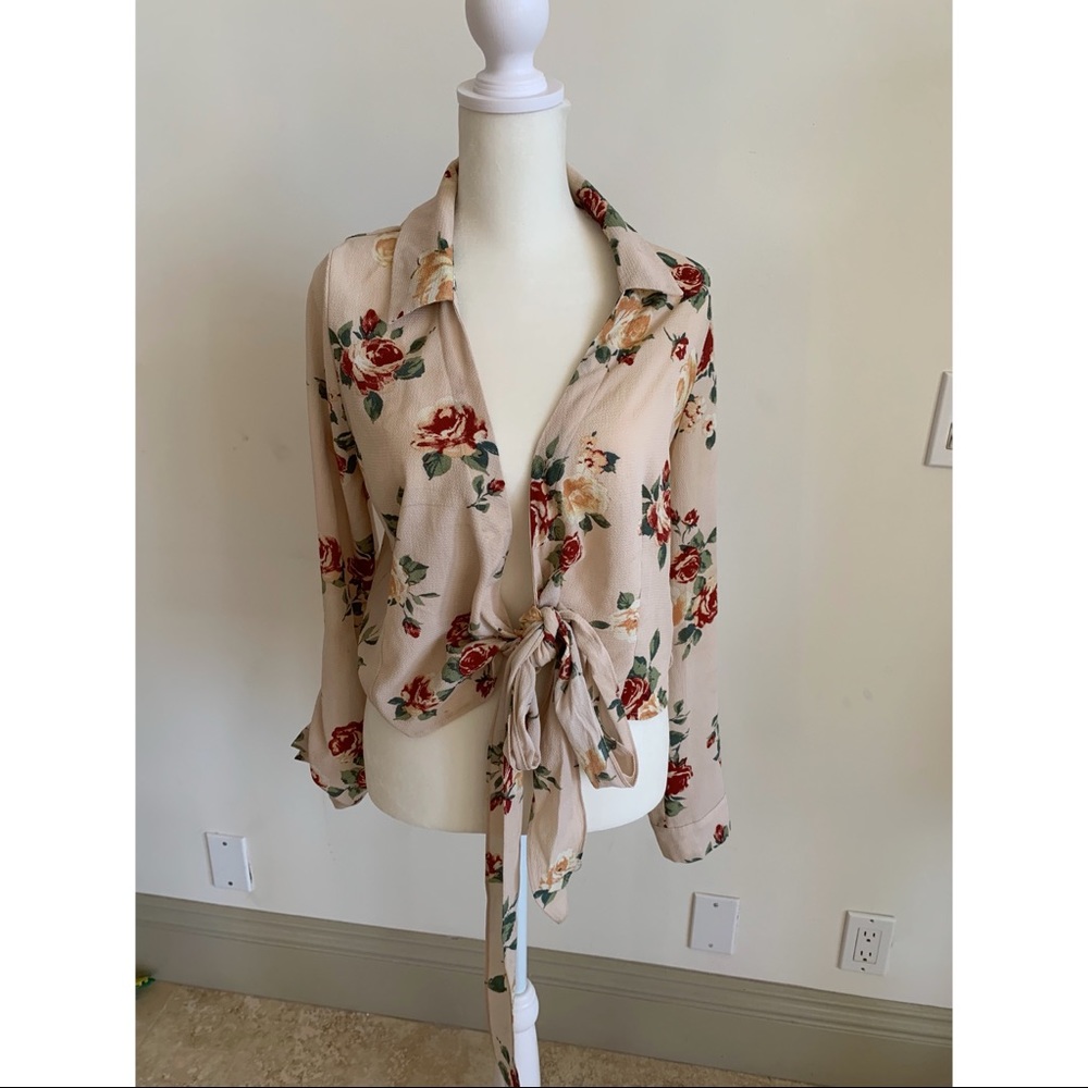 Floral tie front crop top
